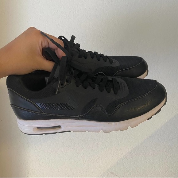 Womens Air Max 1 Ultra Essential 'Black' sz 8.5 - Picture 3 of 8